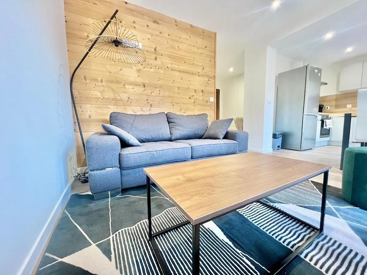 Appartement Confortable Balcon Cluses