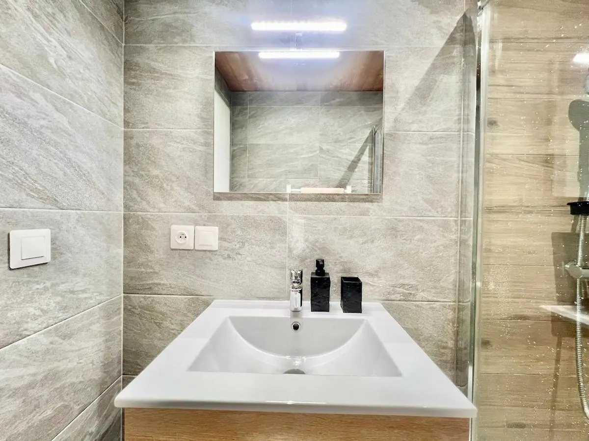 Appartement Confortable Balcon Cluses Frankrig